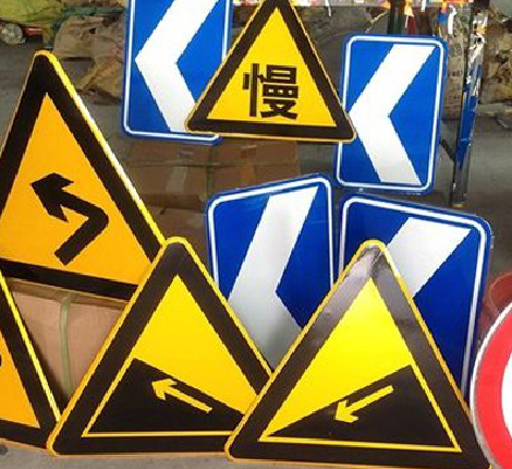 三门标识标牌中颜色的确定是很重要的。